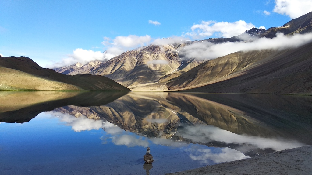 Chandratal Lake: A Breathtaking Himalayan Gem