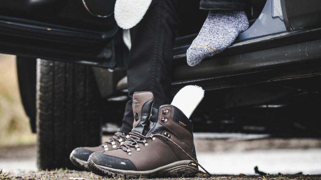 Choosing the Right Socks for Hiking: A Comprehensive Guide
