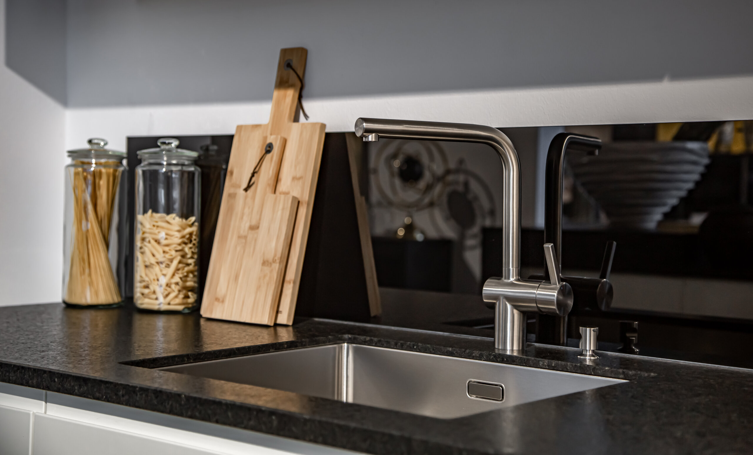 Do B and Q Fit Kitchen Sinks: A Comprehensive Compatibility Guide