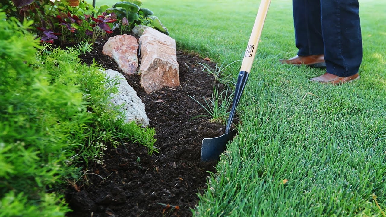 How to Keep Grass Out of Flower Garden
