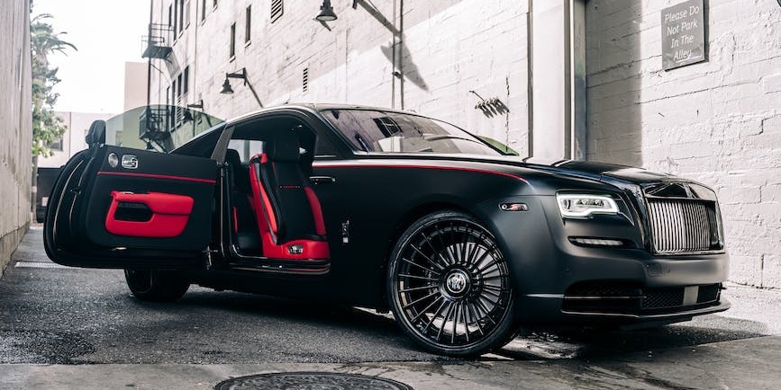 Ride in Style: How to Hire a Car for Prom and Find the Best Luxury Cars for Your Big Night