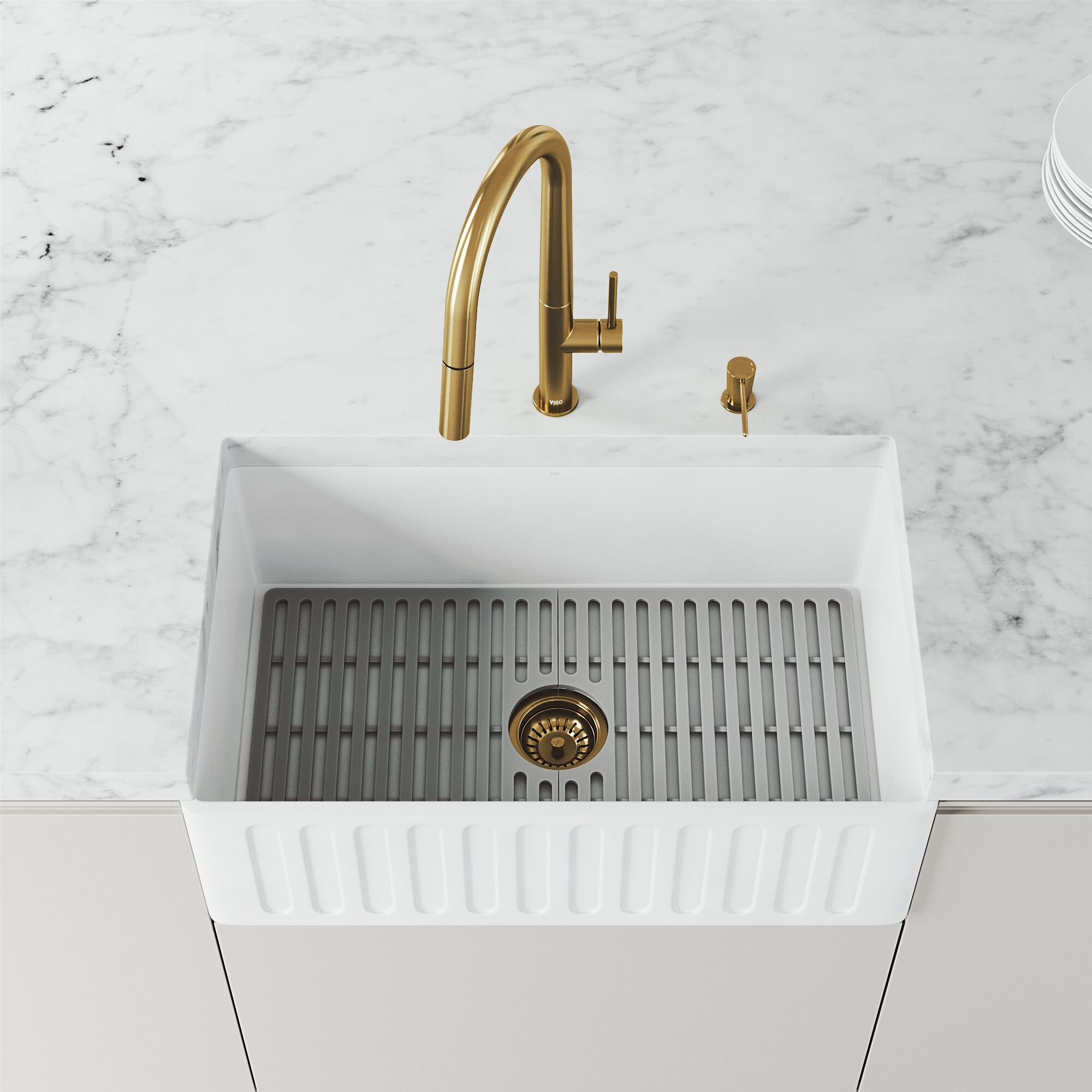 Should Your Kitchen Sink Drain Match Your Faucet